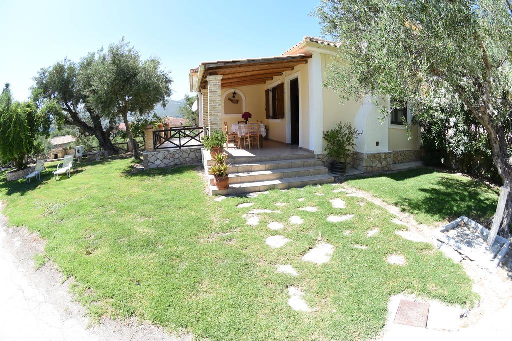 Yannis' Village Keri Bagian luar foto