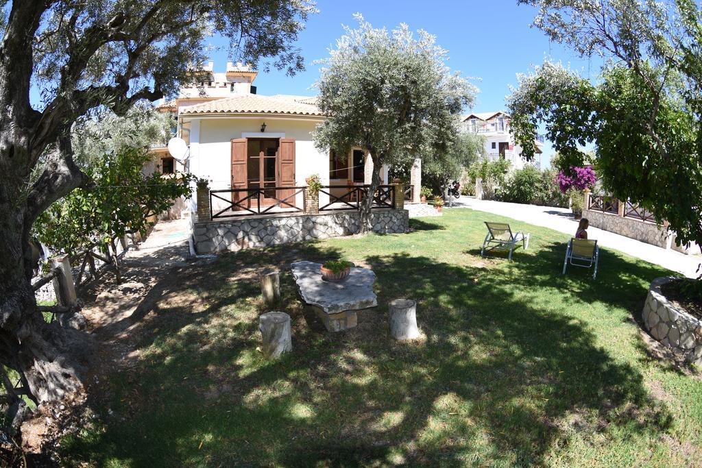 Yannis' Village Keri Bagian luar foto