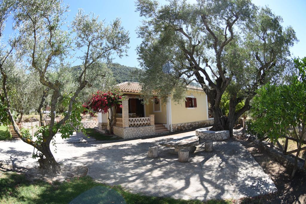 Yannis' Village Keri Bagian luar foto
